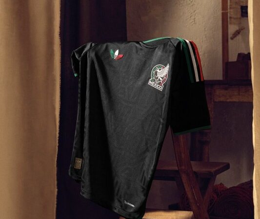 Seleção do México divulga nova camisa para a Copa do Mundo 2026