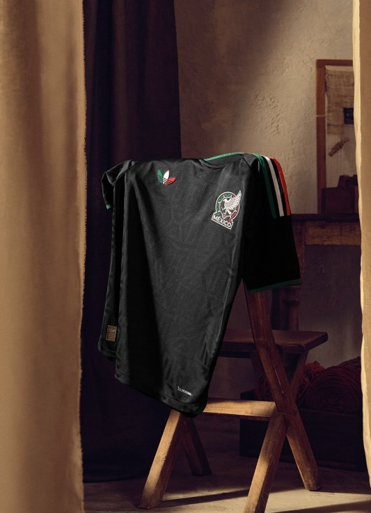 Seleção do México divulga nova camisa para a Copa do Mundo 2026