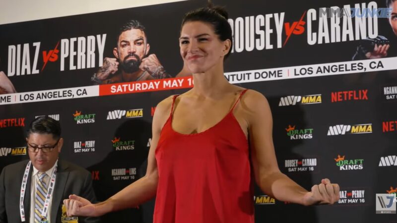 Gina Carano se pesa de camisola e bate peso bem abaixo, assim como Ronda Rousey; assista