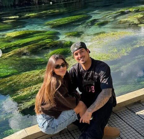 Gabriel Medina curte dias de folga com namorada e faz turismo na Nova Zelândia