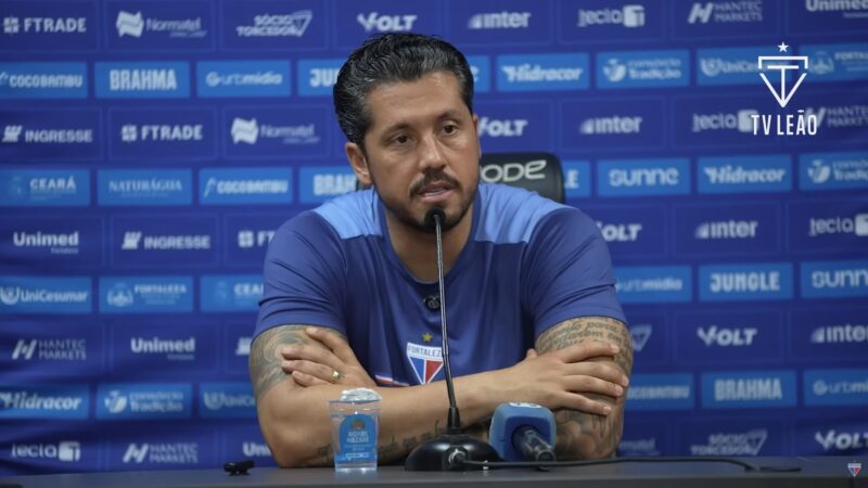 Carpini desabafa sobre início difícil no Fortaleza após classificação: “Quem apanha não esquece”