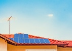 Por que a UE vê a dependência da tecnologia solar chinesa como um risco
