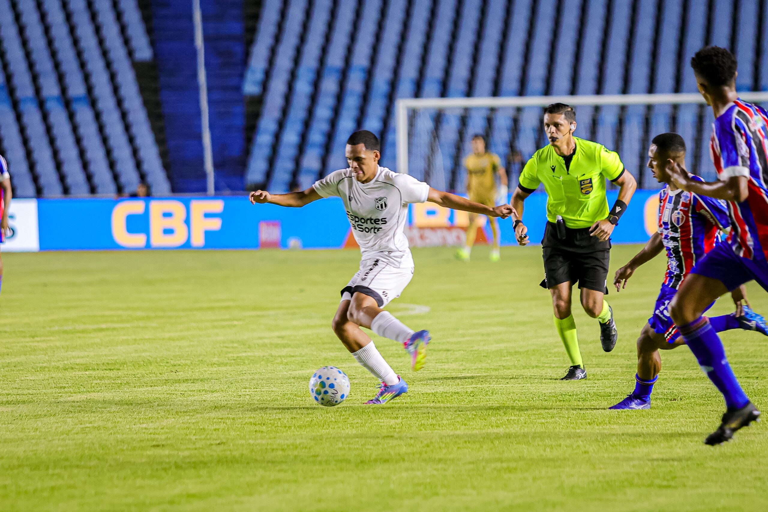 Escalação: Ceará pode ter Melk de volta no ataque contra Atlético-GO