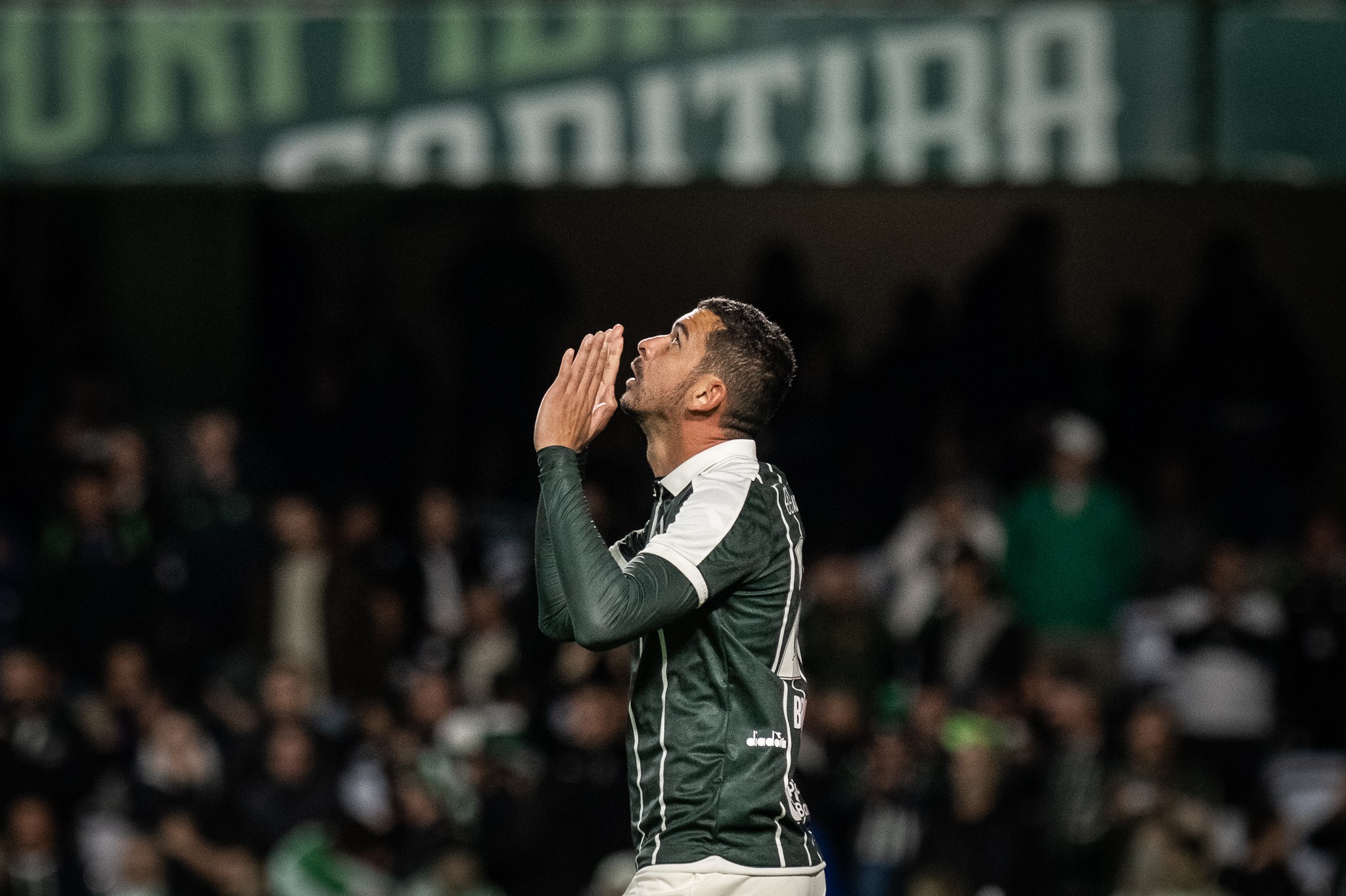 Análise: vitória de peso no Couto Pereira redefine as ambições do Coritiba na Série A