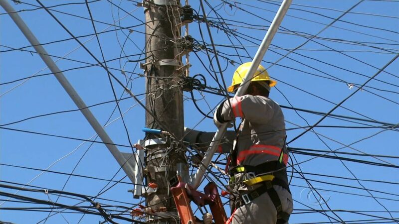 Governo renova concessões de distribuição de energia em 13 estados; Enel fica de fora