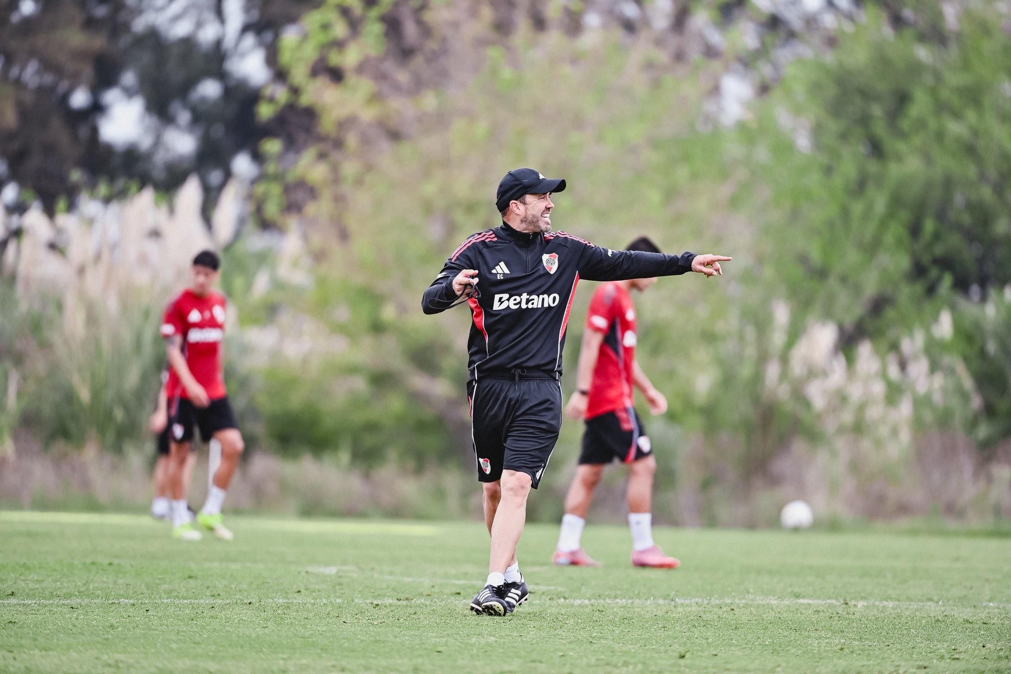 River Plate prepara barca e mira reforços de peso em ideia de reformulação de Coudet
