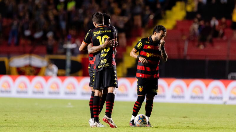 De Pena e Felipinho discutem antes do gol que deu vaga ao Sport, mas se abraçam depois; veja vídeo