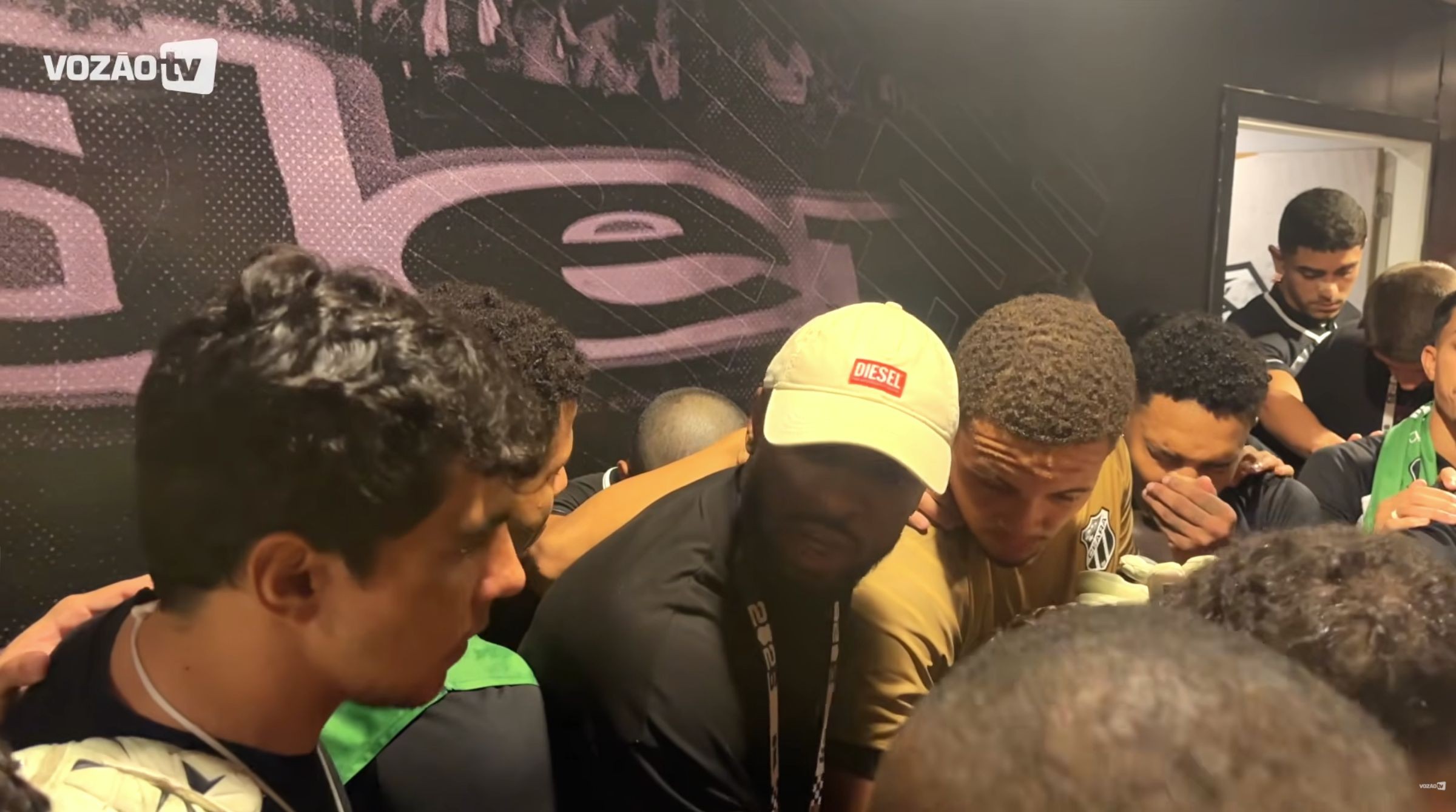 Bastidores do Ceará tem pedido de Luiz Otávio no Clássico: “Rasgar os caras”
