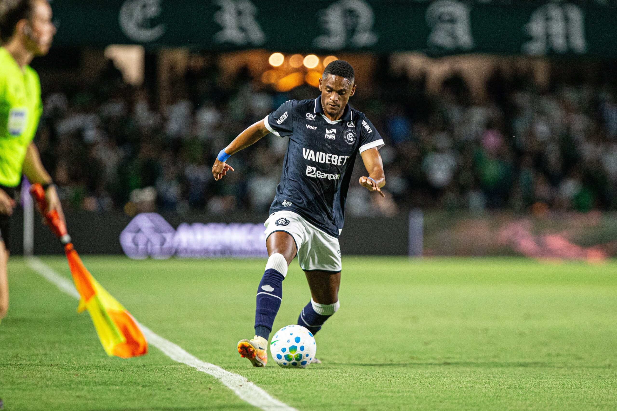 STJD pune Jajá com um jogo por gesto obsceno em partida do Remo na Série A