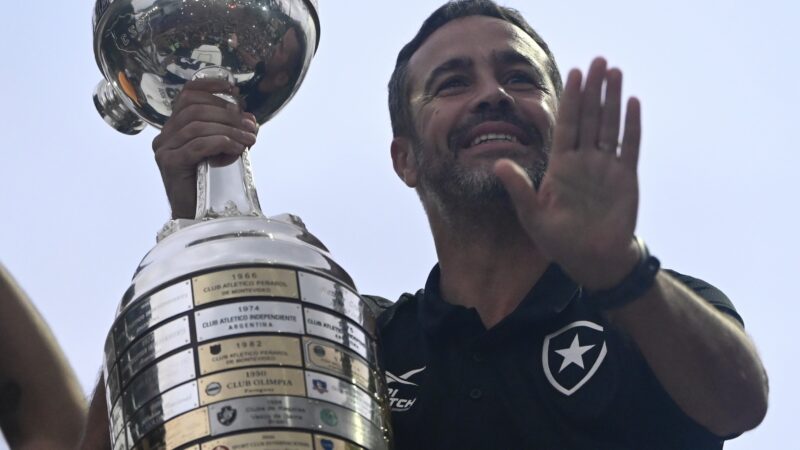 Em alta no Cruzeiro, Artur Jorge reencontra Atlético-MG após consagração na Libertadores