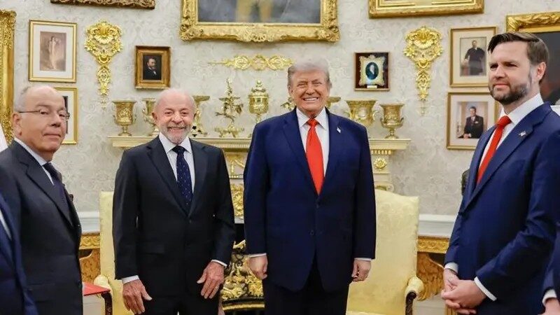 ‘Tensão’ sobre tarifas e surpresa em terras raras: os bastidores da reunião entre Lula e Trump na Casa Branca