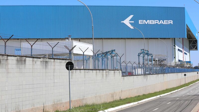 Pela primeira vez, Embraer fecha acordo com fornecedora da Índia e amplia atuação no país asiático