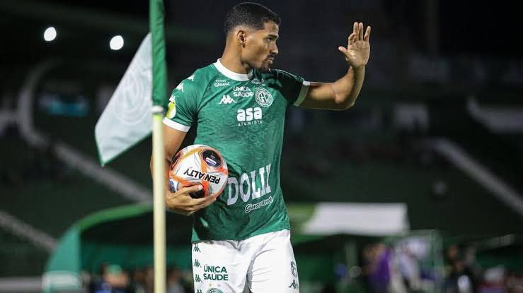 Dúvida, Emerson Barbosa pode abrir rara vaga na lateral do Guarani