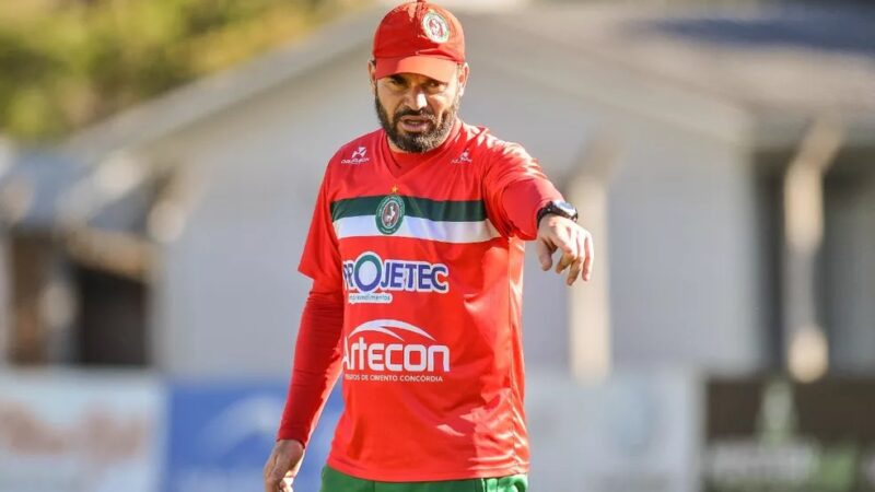 Imperatriz anuncia novo técnico e contrata atacante para sequência da Série D