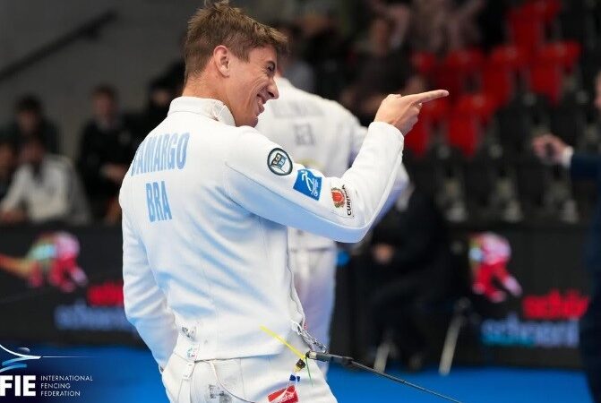Brasileiro conquista medalha inédita na Copa do Mundo de Espada