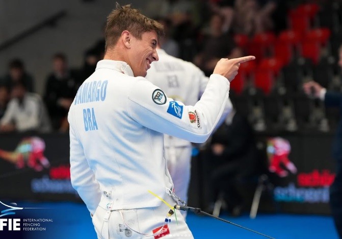 Brasileiro conquista medalha inédita na Copa do Mundo de Espada
