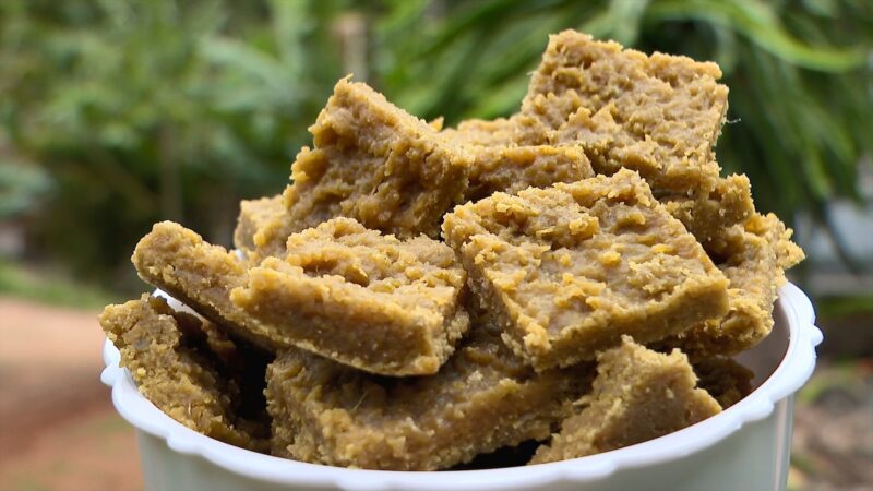 Você já experimentou carrapito? Conheça doce artesanal centenário feito no ES
