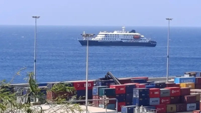 ‘Não posso permitir a entrada’: o futuro incerto do navio com surto de hantavírus