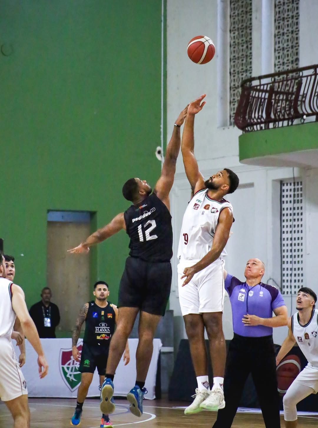 Catarinenses estreiam nas semifinais da Liga Ouro de Basquete