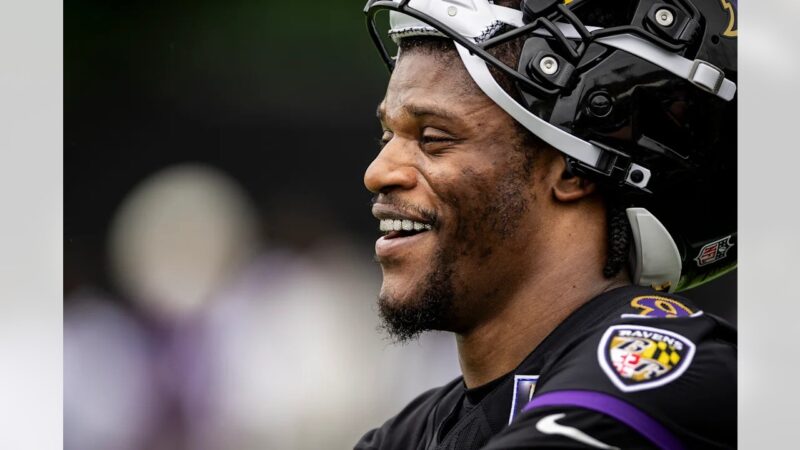Astro dos Ravens diz estar animado com jogo da NFL no Rio e se declara: “Amo o Brasil”