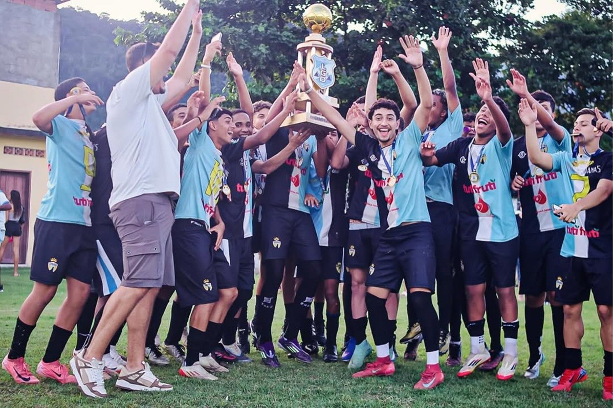 Friburgo Sporting conquista título Guapiense Sub-17 nos pênaltis em final dramática