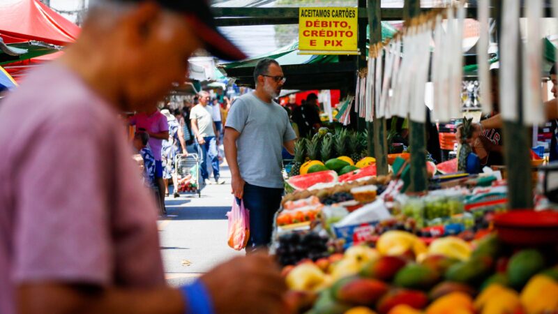 IPCA-15 sobe 0,62% em maio, puxado por alimentos e conta de luz