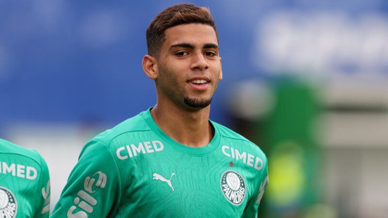 Joia do Palmeiras recusou proposta da Arábia Saudita, virou titular e é “agradável surpresa” para Abel