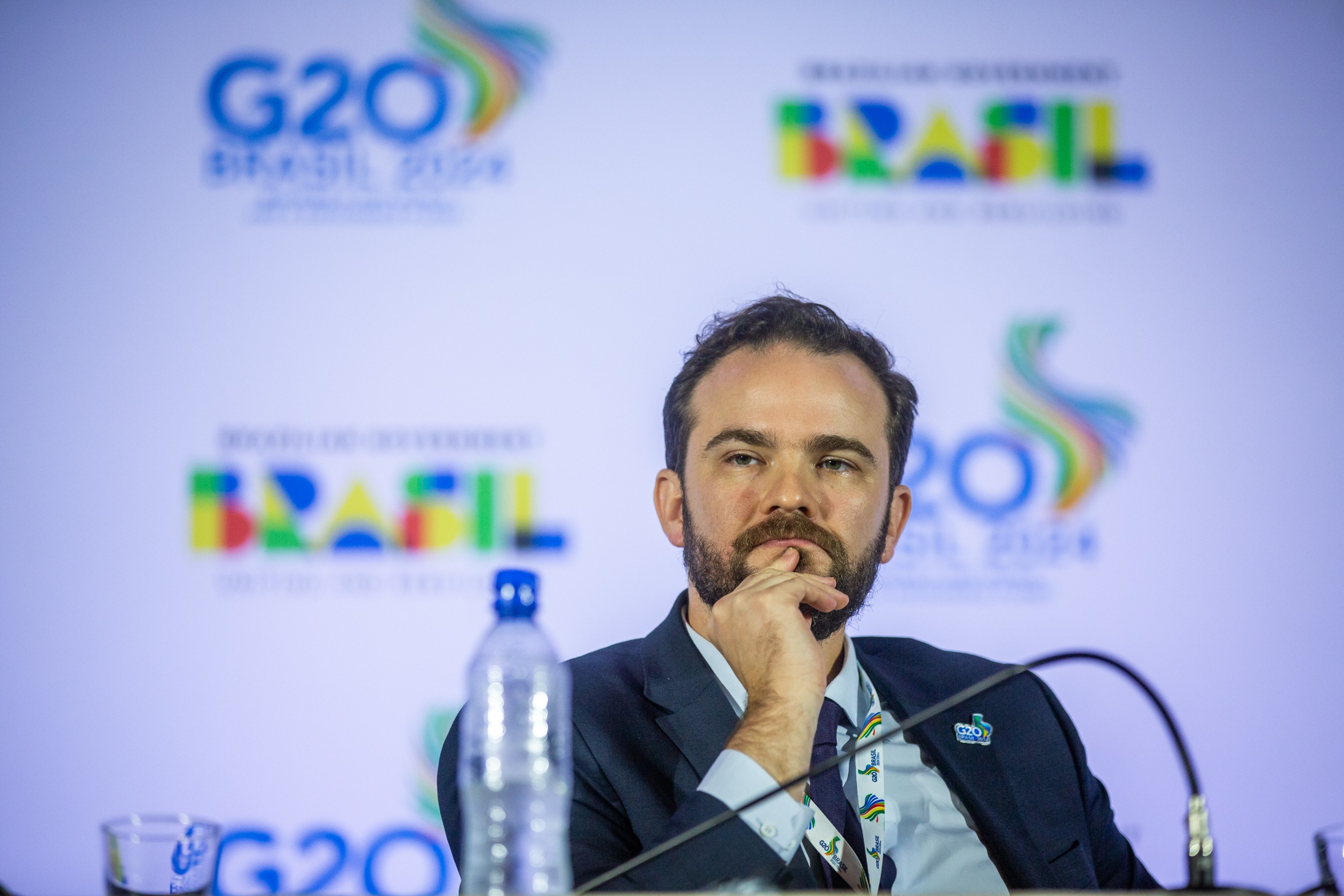 Em Paris, ministro da Fazenda faz ‘chamada’ por investimentos estrangeiros e diz que Brasil está ‘barato’