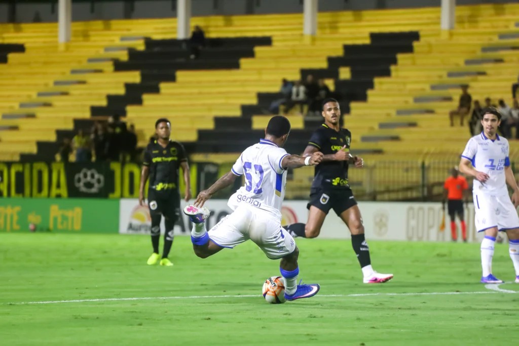 Pintura! Wesley Gasolina comemora primeiro gol pelo Avaí: “Momento especial”