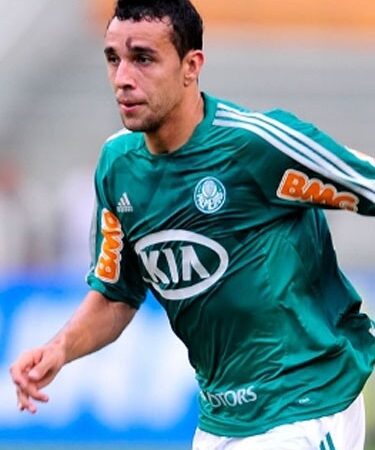 Lembra dele? Atacante campeão da Série B pelo Palmeiras acerta com clube do Amazonas