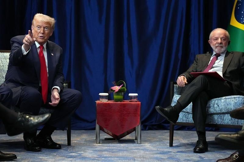 Lula chega mais ‘vulnerável’ para encontro com Trump, mas risco de ‘emboscada’ é baixo, dizem analistas