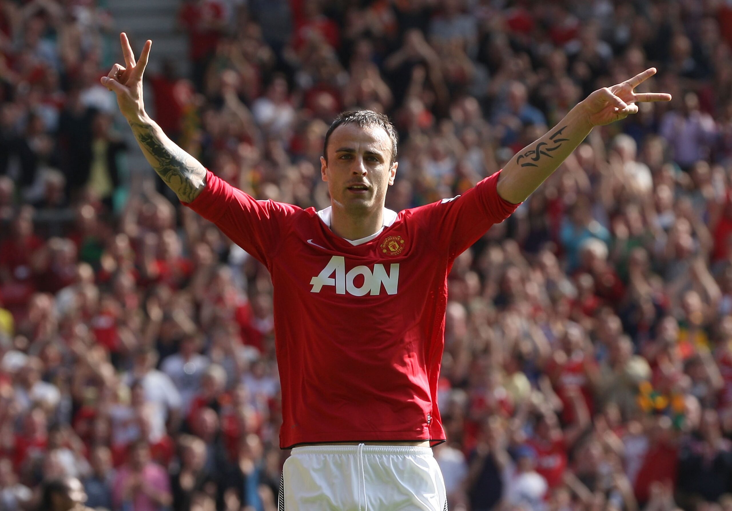 Quem é Berbatov, ex-atacante que Leonardo Jardim comparou a Pedro, do Flamengo