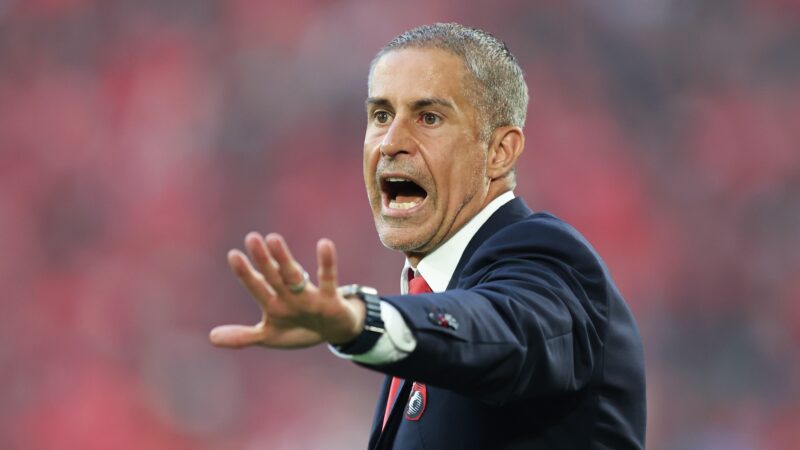 Sylvinho deixa a seleção da Albânia após três anos no cargo