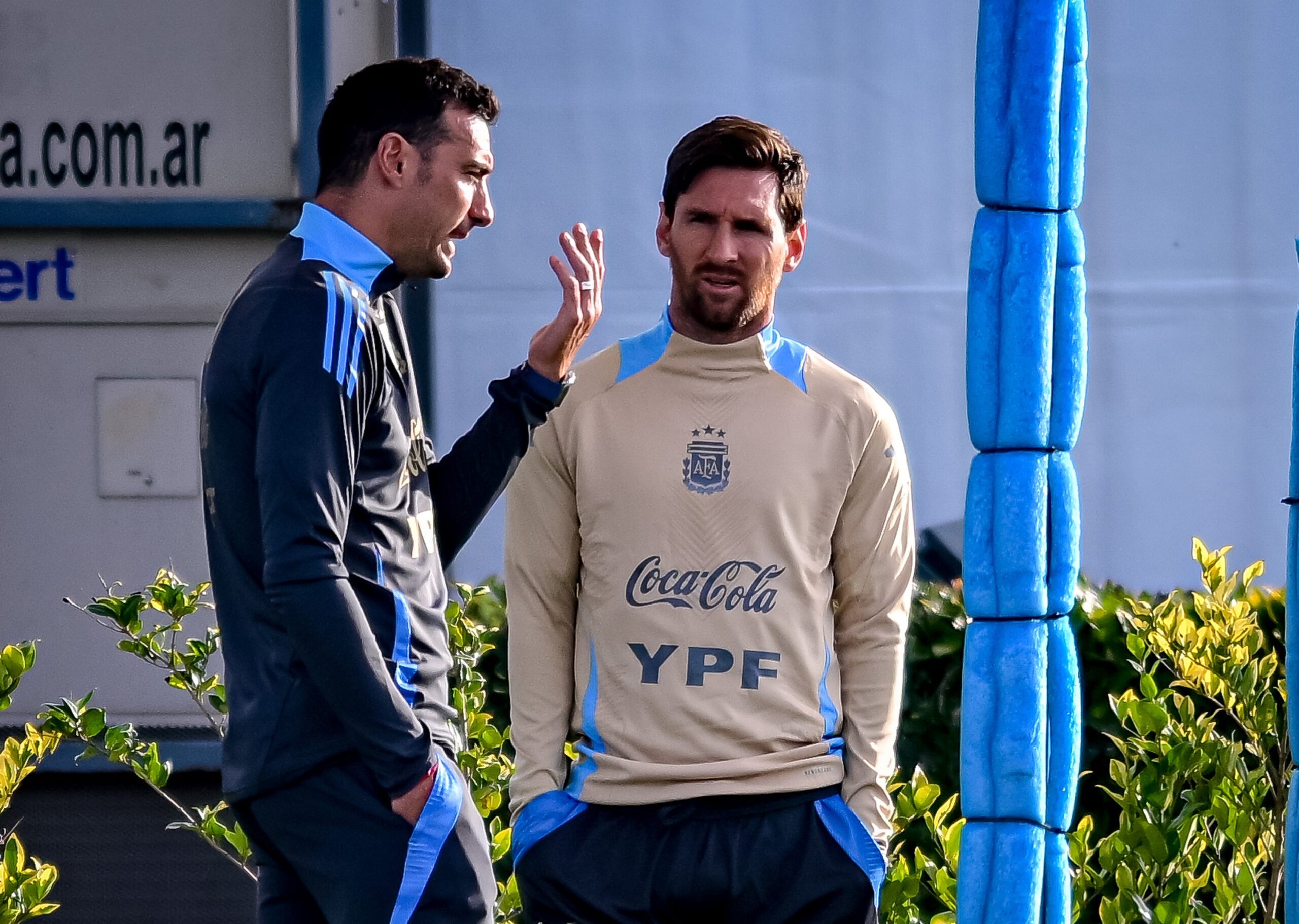Técnico da Argentina comenta problema muscular de Messi: “Primeiras notícias não são ruins”