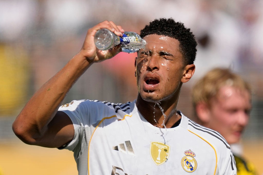 Cientistas alertam para riscos à saúde por onda de calor e pedem à Fifa pausa maior para hidratação na Copa