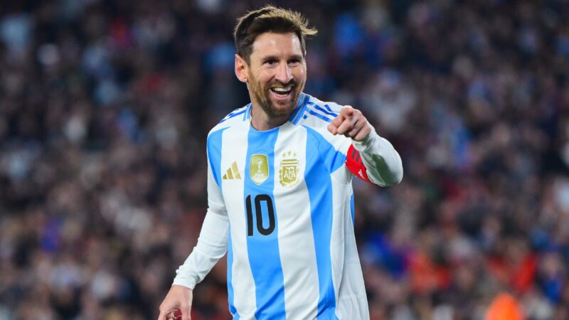 Vencedores da Bola de Ouro terão detalhe especial em suas camisas na Copa do Mundo, diz site