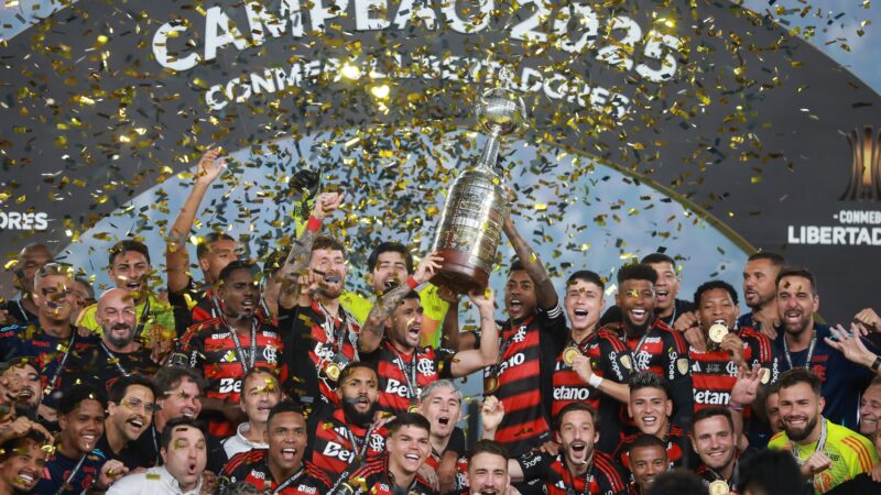Museu Flamengo promove exposição inédita com as sete taças conquistadas em 2025