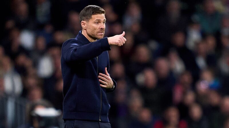 Chelsea acerta a contratação do técnico Xabi Alonso