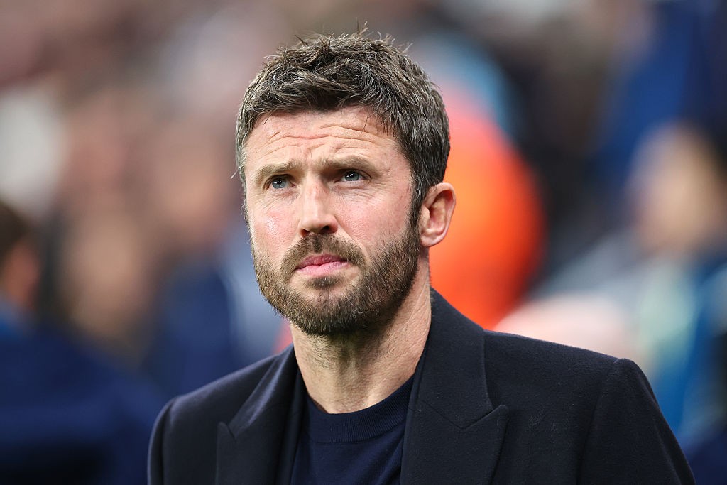 Manchester United iniciará conversas para efetivar Michael Carrick como técnico