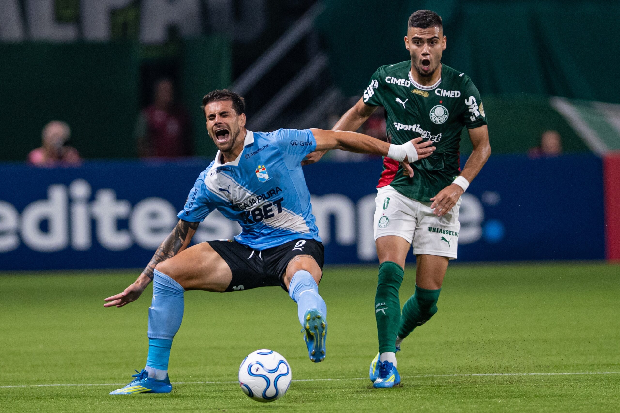 Rival do Palmeiras, Felipe Vizeu busca retomada no Peru e sonha reeditar trio com Vini Jr. e Paquetá