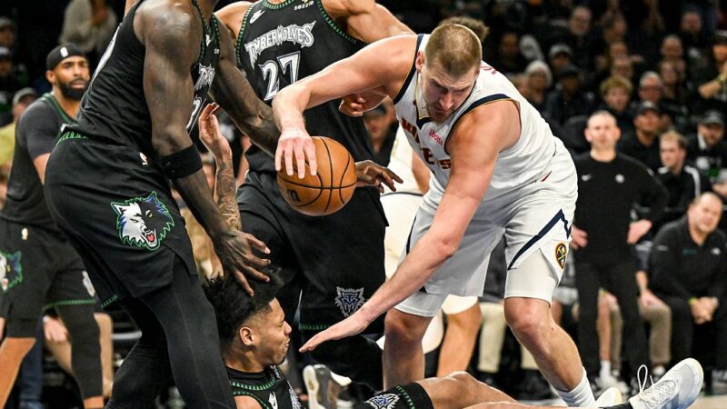Jokic protagoniza confusão em derrota e eliminação dos Nuggets; vídeo