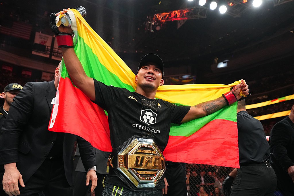 UFC 328: Joshua Van defende cinturão dos moscas em luta movimentada e desafia Pantoja