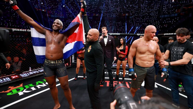 Cubano nocauteia Junior Cigano no primeiro round de “Rousey x Carano”