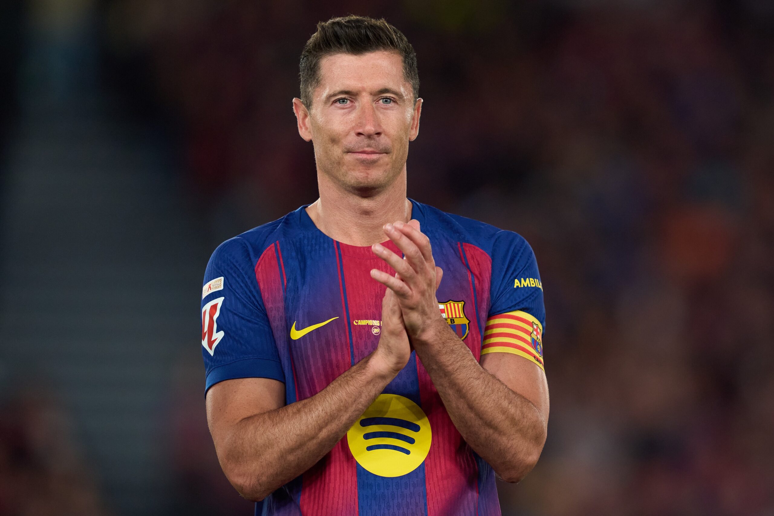 Hansi Flick lamenta saída de Lewandowski do Barcelona: “Não será fácil substituí-lo”
