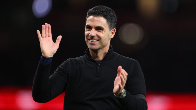Técnico do Arsenal diz que fazia churrasco quando soube do título na Premier League
