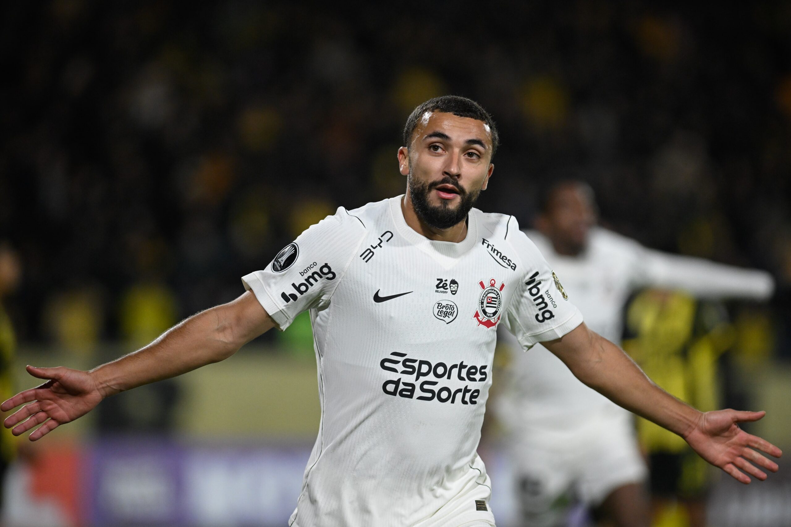 Labyad ganha espaço com Diniz e espera ser titular do Corinthians: “Acredito na minha qualidade”
