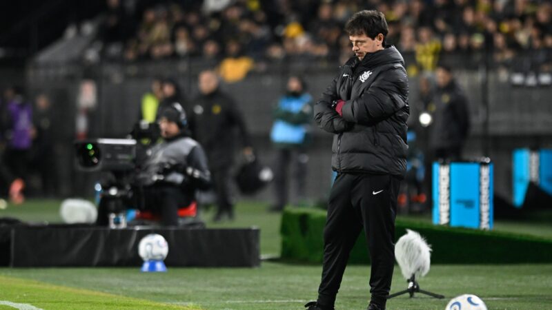 Fernando Diniz alcança maior invencibilidade de um técnico na história da Libertadores