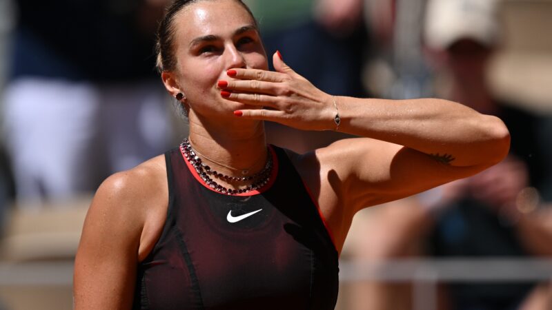 Sabalenka nega hipocrisia ao jogar com joias de R$ 760 mil e protestar contra premiação: “Coisas diferentes”