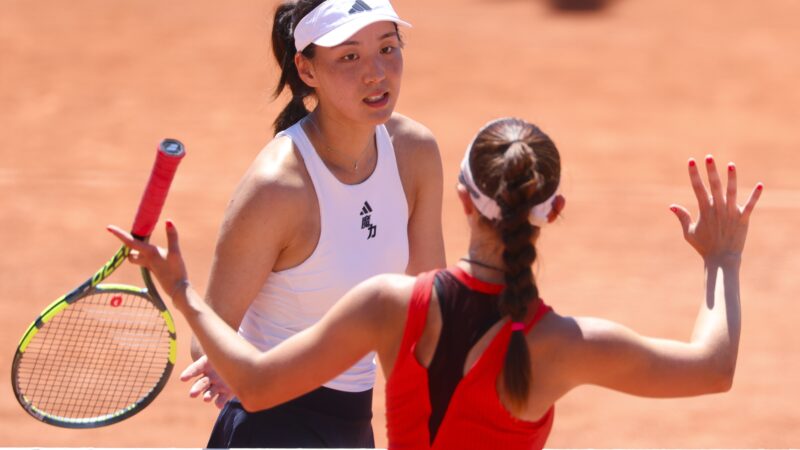 Tenistas discutem e recusam aperto de mãos após suspeita de trapaça em Roland Garros; veja