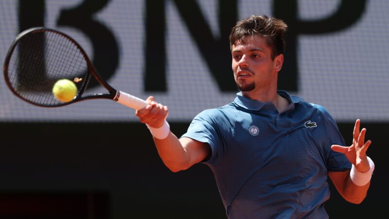 Tenista francês interrompe partida de Roland Garros por motivo insólito: “Estou com diarreia”